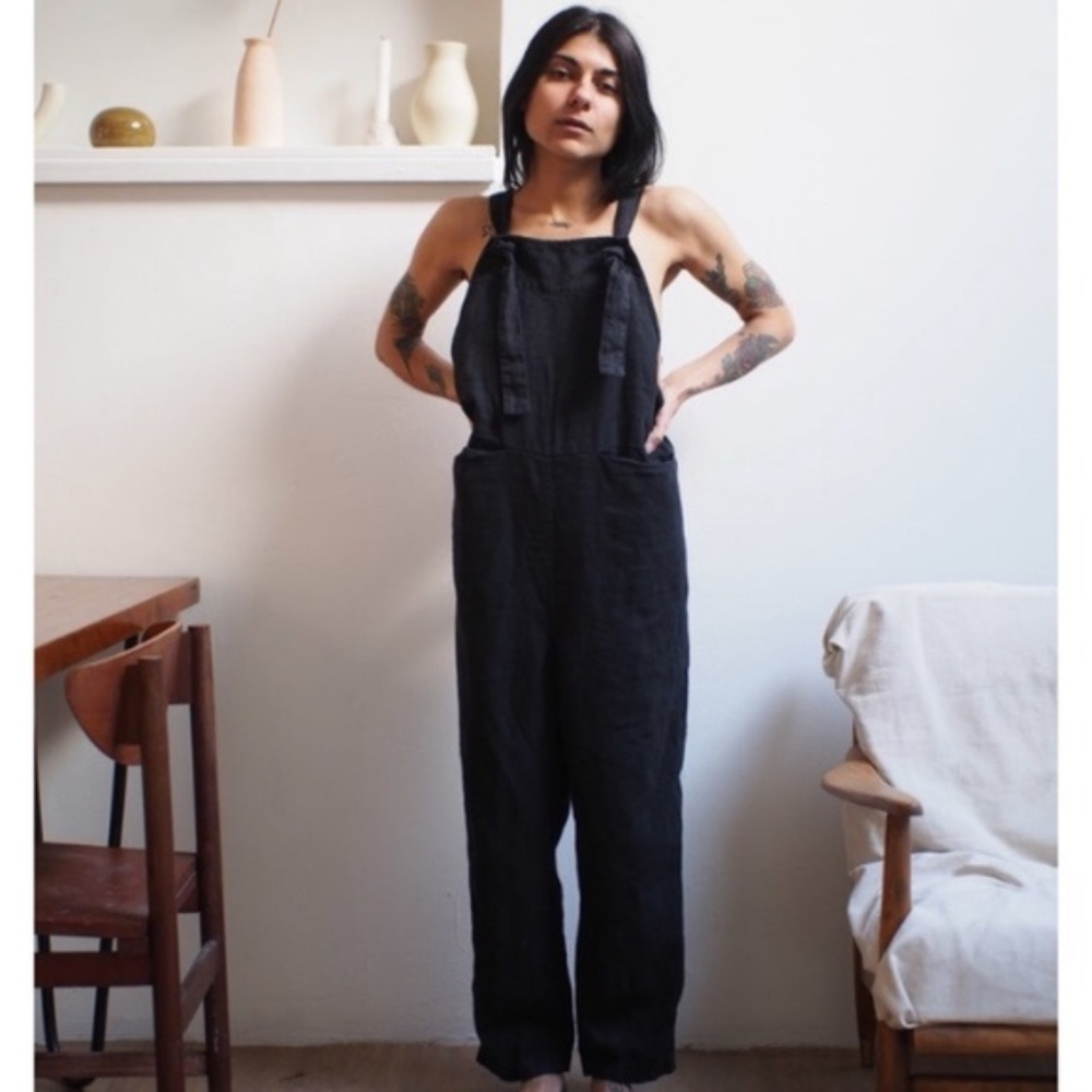 Beaton Black Linen Overalls in Size XS